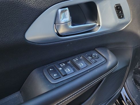 New 2026 Chrysler Pacifica Limited image 20