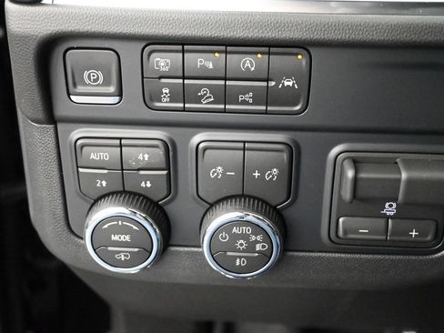 New 2026 Chevrolet Tahoe High Country AWD/4WD image 32