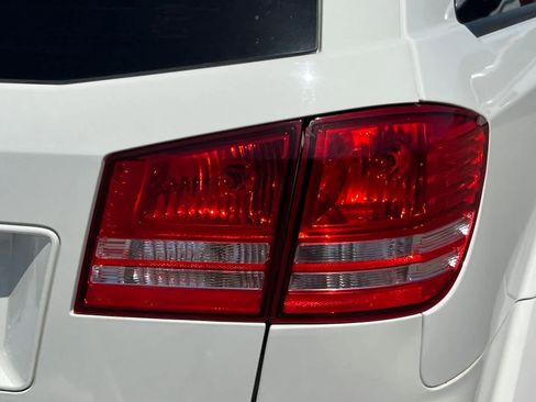 Used 2018 Dodge Journey SE w/ Connectivity Group image 18