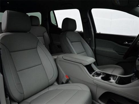 Used 2023 GMC Acadia SLT w/ Technology Package image 16