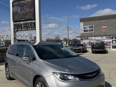Used 2017 Chrysler Pacifica Platinum