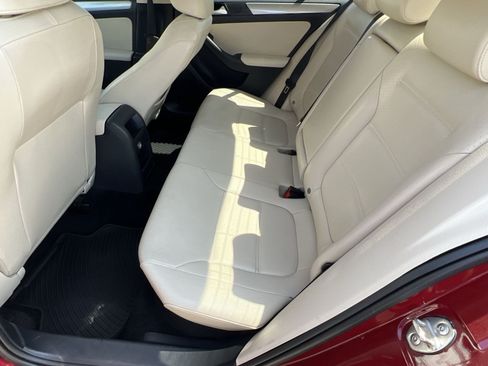 Used 2018 Volkswagen Jetta SE FWD image 26