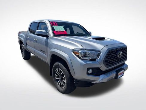 Used 2021 Toyota Tacoma TRD Sport w/ Blackout Package (TMS) AWD/4WD image 7