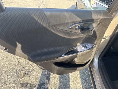 Used 2023 Chevrolet Malibu LT image 17