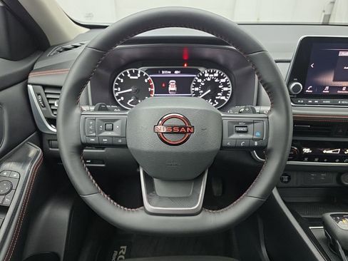 Used 2025 Nissan Rogue SV image 23
