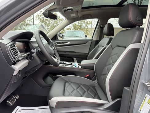 New 2026 Volkswagen Atlas Peak Edition image 11