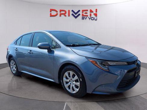 Used 2023 Toyota Corolla LE image 7
