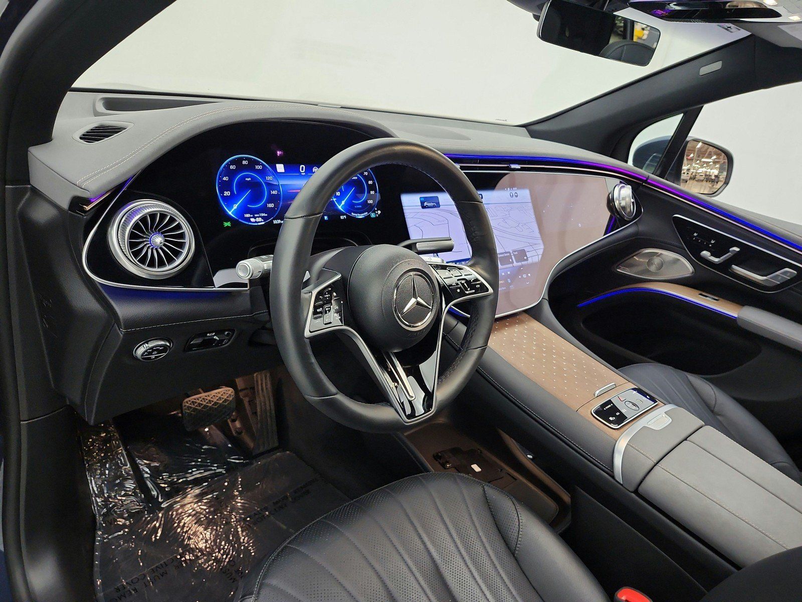Used 2023 Mercedes-Benz EQS 580 4MATIC SUV image 9