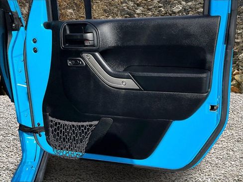 Used 2017 Jeep Wrangler Sport image 20