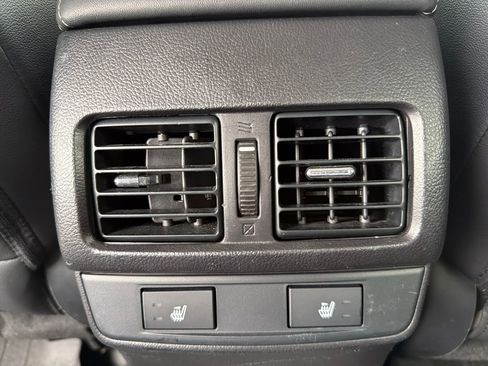 Used 2017 Subaru Outback 3.6R Limited image 22