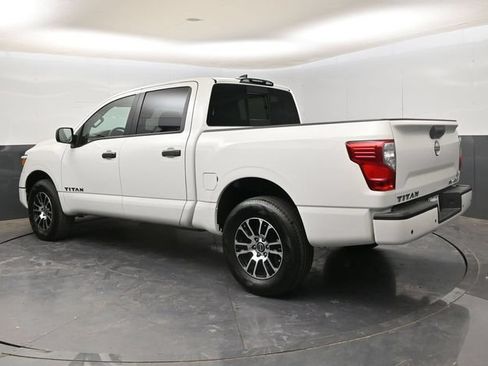 Used 2024 Nissan Titan SV AWD/4WD image 6