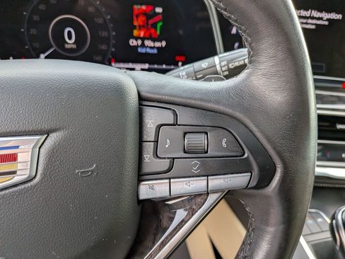 Used 2021 Cadillac Escalade Premium Luxury w/ Performance Package image 18