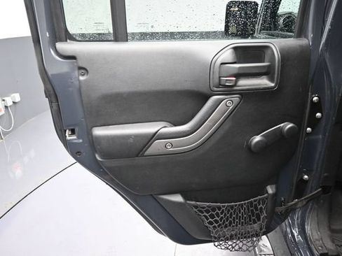 Used 2017 Jeep Wrangler Unlimited Sport w/ Connectivity Group AWD/4WD image 29