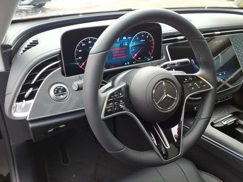 New 2026 Mercedes-Benz E 350 4MATIC Sedan image 16