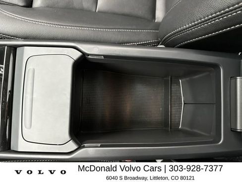 Certified 2025 Volvo XC40 B5 Plus AWD/4WD image 21
