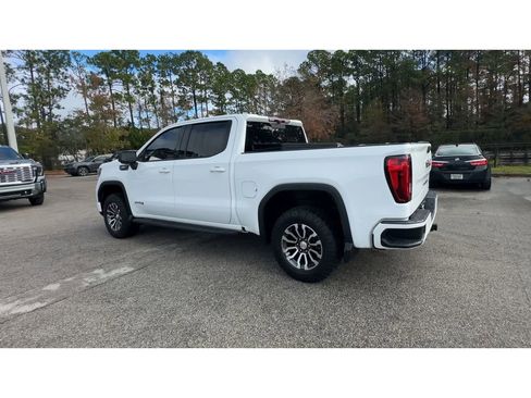 Certified 2022 GMC Sierra 1500 AT4 w/ AT4 Premium Package image 6