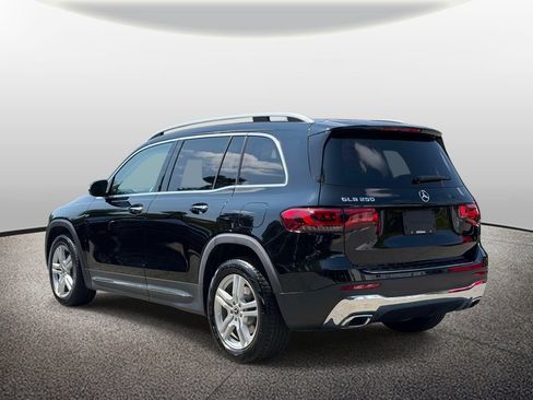 Used 2023 Mercedes-Benz GLB 250 w/ Premium Package image 4
