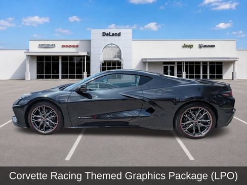Used 2024 Chevrolet Corvette Stingray Coupe RWD image 9