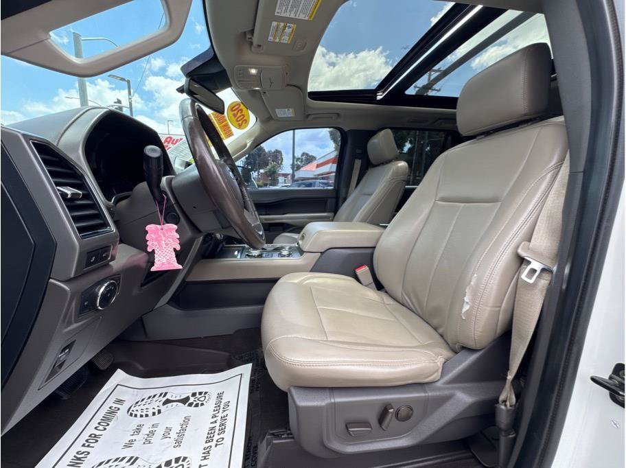 Used 2020 Ford Expedition XLT w/ Equipment Group 202A AWD/4WD image 15