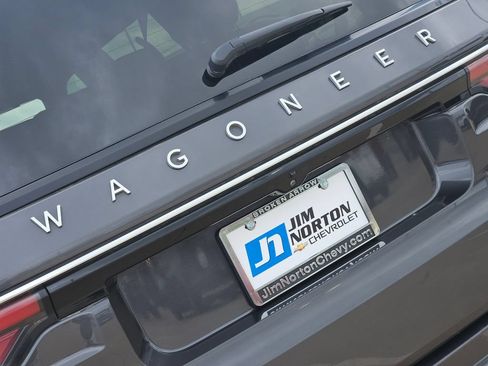 Used 2022 Jeep Wagoneer Series II AWD/4WD image 11