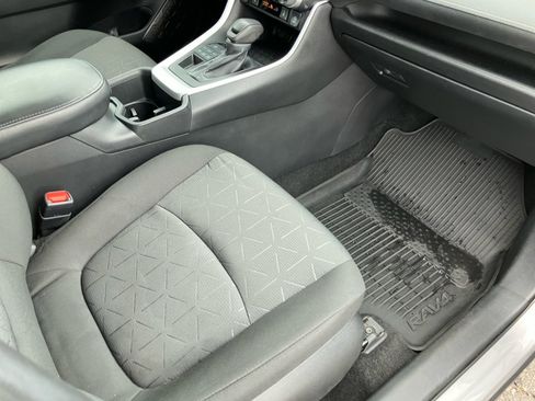 Used 2022 Toyota RAV4 XLE w/ Convenience Package AWD/4WD image 32