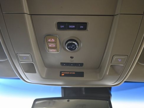 Used 2017 GMC Yukon Denali image 37