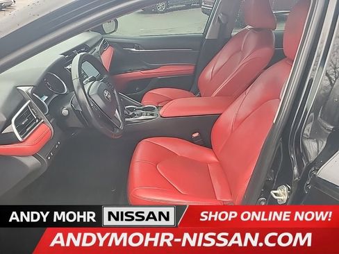 Used 2018 Toyota Camry XSE image 17