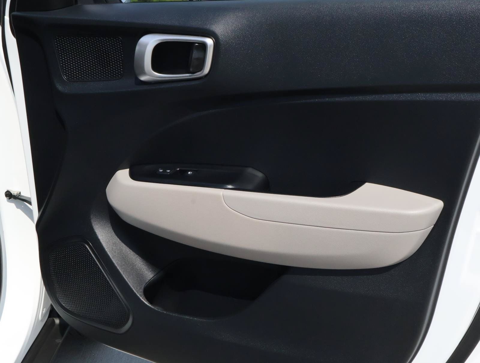 Used 2026 Hyundai Venue SEL FWD image 16