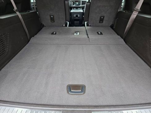 Used 2023 GMC Yukon XL Denali RWD image 35