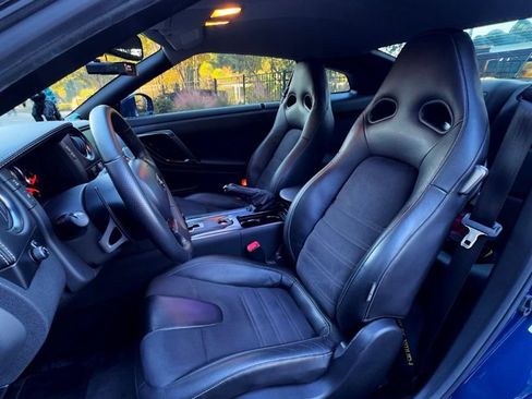 Used 2014 Nissan GT-R Premium image 12