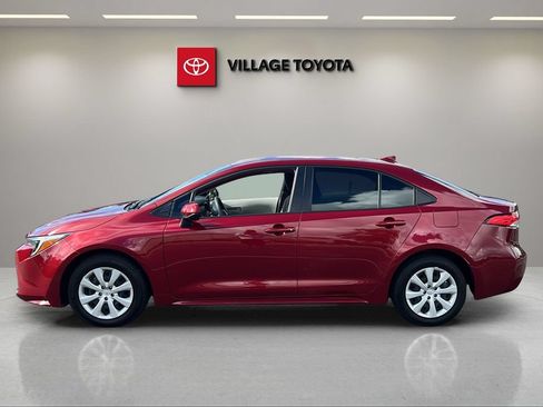 Certified 2025 Toyota Corolla LE FWD image 2