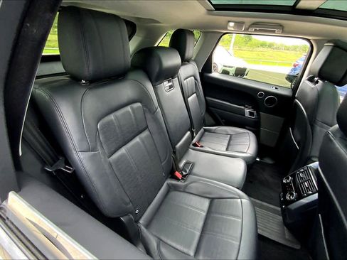 Used 2018 Land Rover Range Rover Sport HSE Dynamic image 19