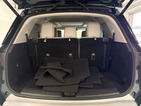 Certified 2025 Nissan Pathfinder SL w/ SL Premium Package image 15