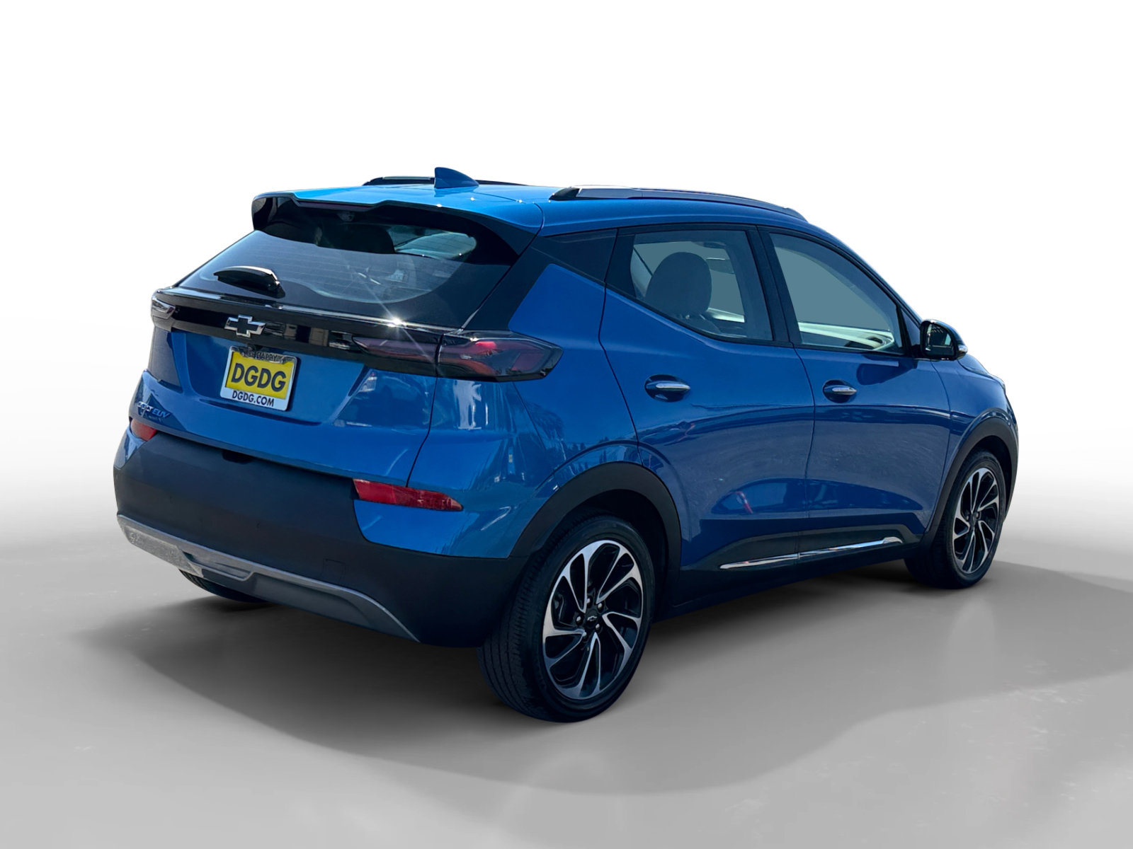 Used 2023 Chevrolet Bolt EUV Premier w/ Sun & Sound Package FWD image 5