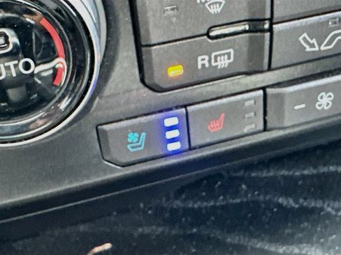Used 2019 Ford F150 Platinum w/ Equipment Group 701A Luxury AWD/4WD image 21