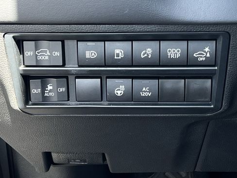Used 2023 Toyota Sequoia Platinum RWD image 20