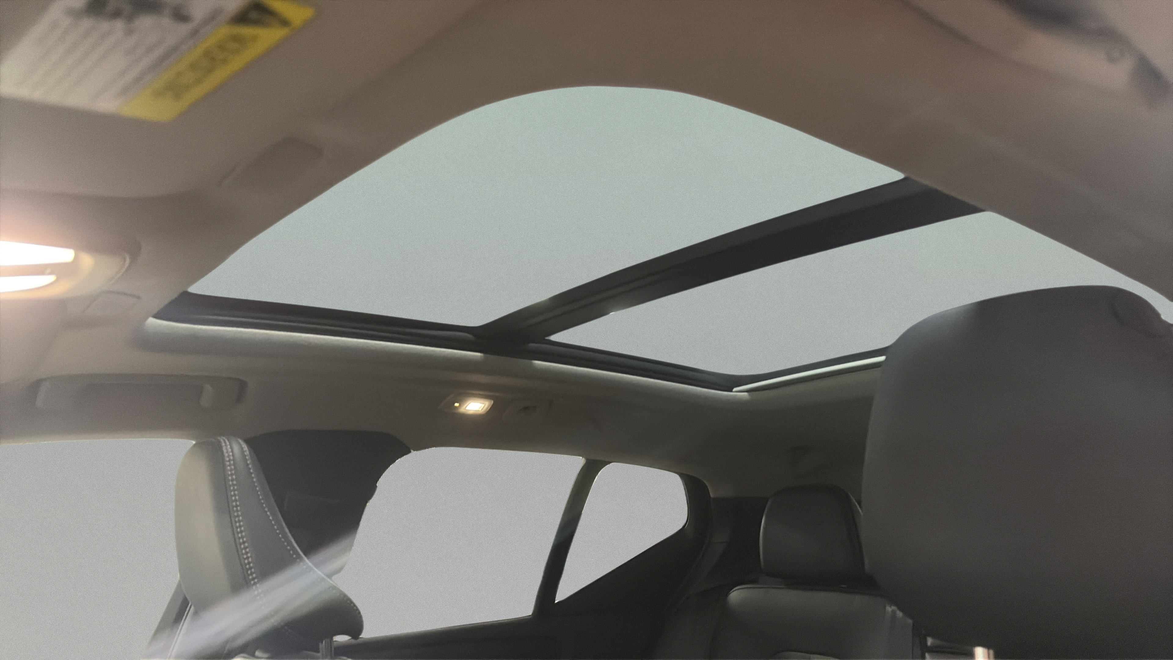 Used 2024 Volvo XC40 B5 Plus AWD/4WD image 23