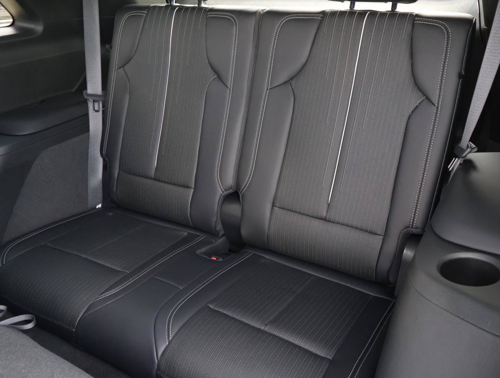 Certified 2027 Cadillac Vistiq Luxury w/ LPO, Floor Liner Package AWD/4WD image 28