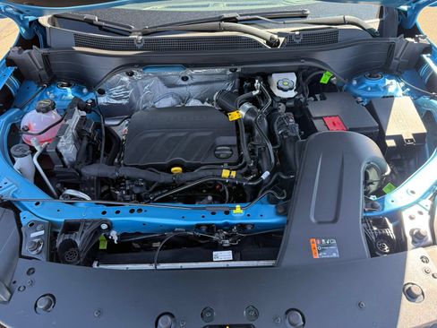 New 2026 Chevrolet Trax LT w/ LT Convenience Package FWD image 38