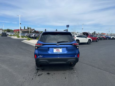 Used 2026 Subaru Forester Premium AWD/4WD image 8
