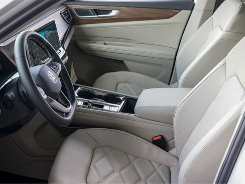 New 2026 Volkswagen Atlas SE image 10