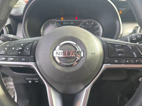 Used 2020 Nissan Kicks SV image 26