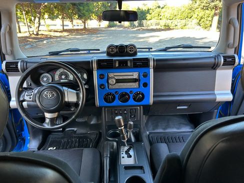 Used 2007 Toyota FJ Cruiser 4WD image 42