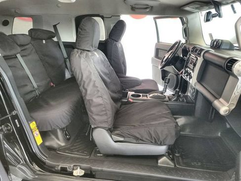 Used 2013 Toyota FJ Cruiser 4WD w/ Upgrade Pkg image 23