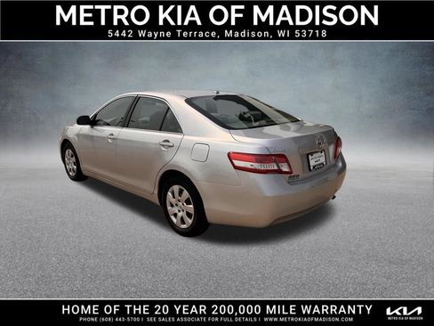Used 2011 Toyota Camry LE FWD image 4