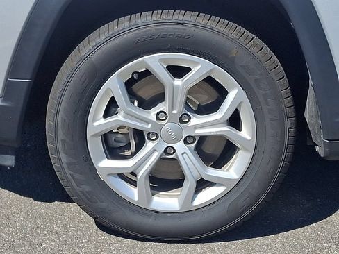Used 2024 Jeep Compass Latitude AWD/4WD image 8