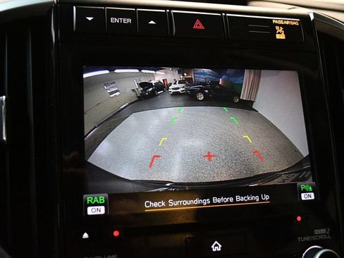 Used 2022 Subaru Ascent Limited w/ Technology Package AWD/4WD image 6