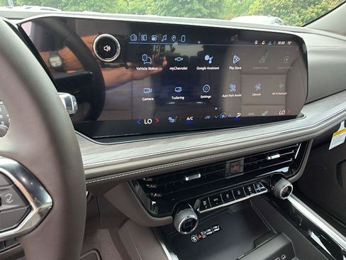 New 2026 Chevrolet Suburban LT w/ Comfort Package RWD image 24