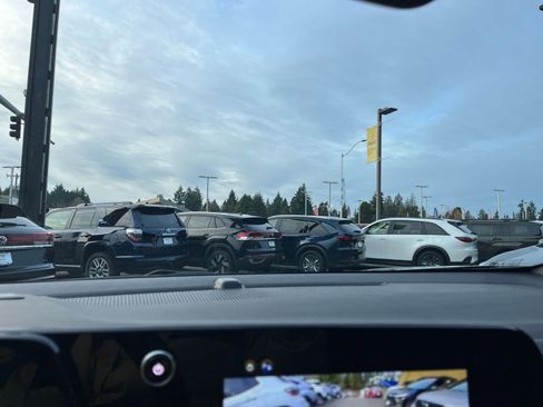 Used 2025 Chevrolet Equinox LT image 18