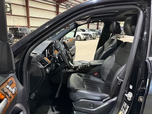 Used 2018 Mercedes-Benz GLS 450 4MATIC w/ Premium Package image 12